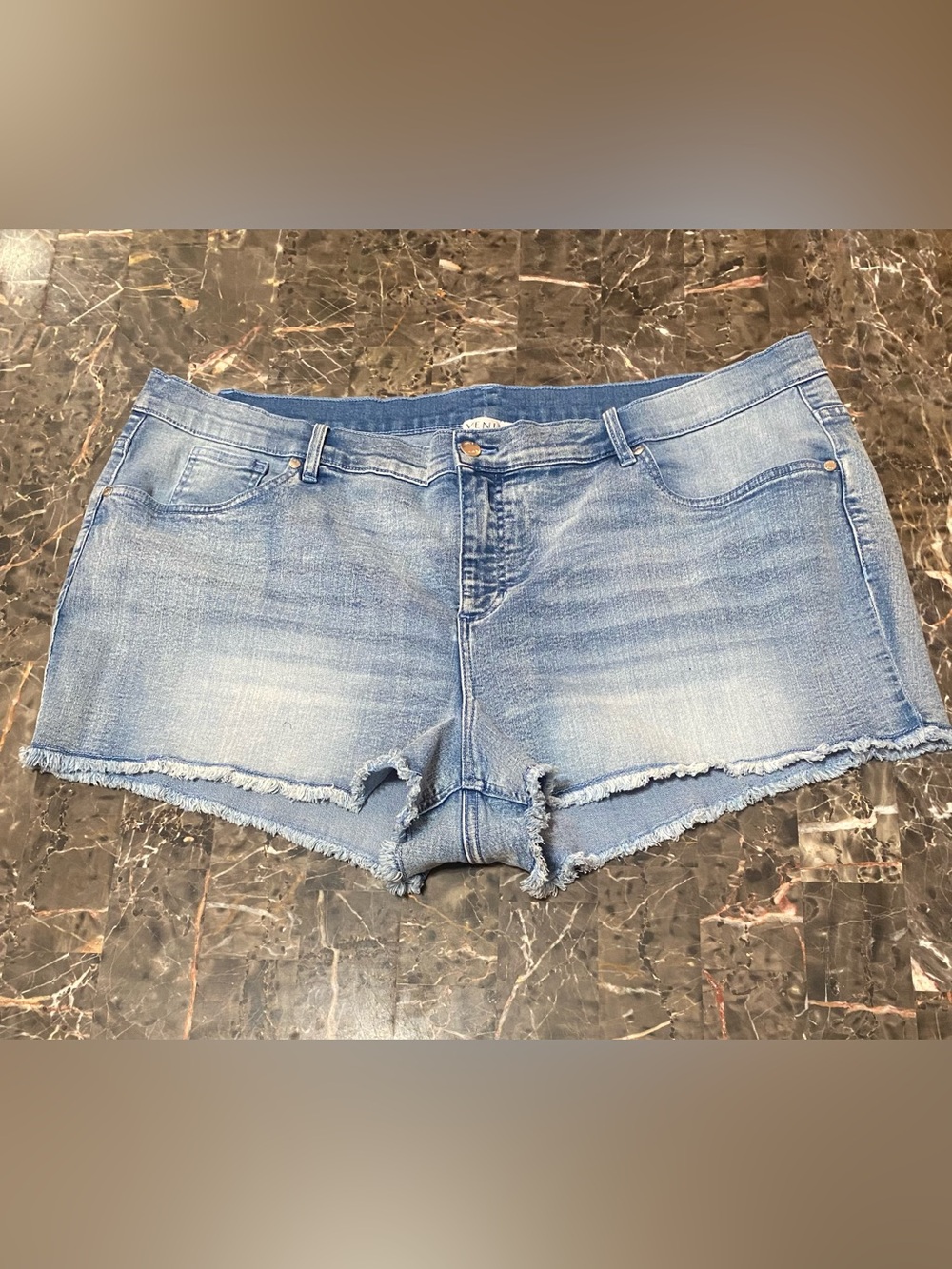 Venus Women’s Plus Size Mid Waist Cut Off Shorts NWOTS